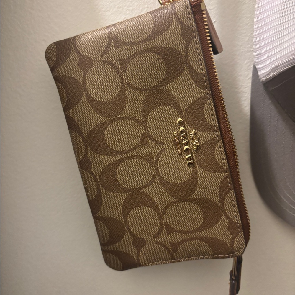 Coach Double-Zip Brown Wristlet